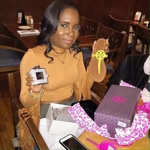 Meet your Posher, Janecia